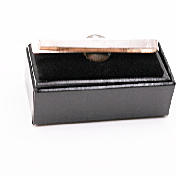 Sterling Silver Japanese Mother of Pearl Cultured Pearl tie clasp - Picture 2 of 3